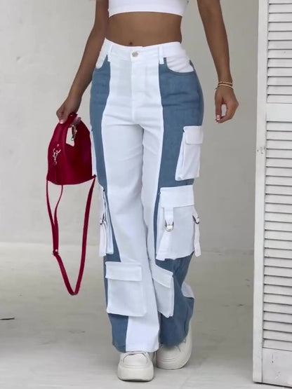 Kontrastierende Cargo-Jeans mit Taschen