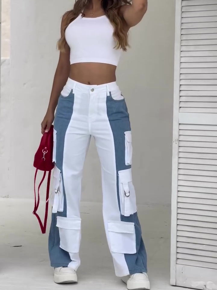 Kontrastierende Cargo-Jeans mit Taschen